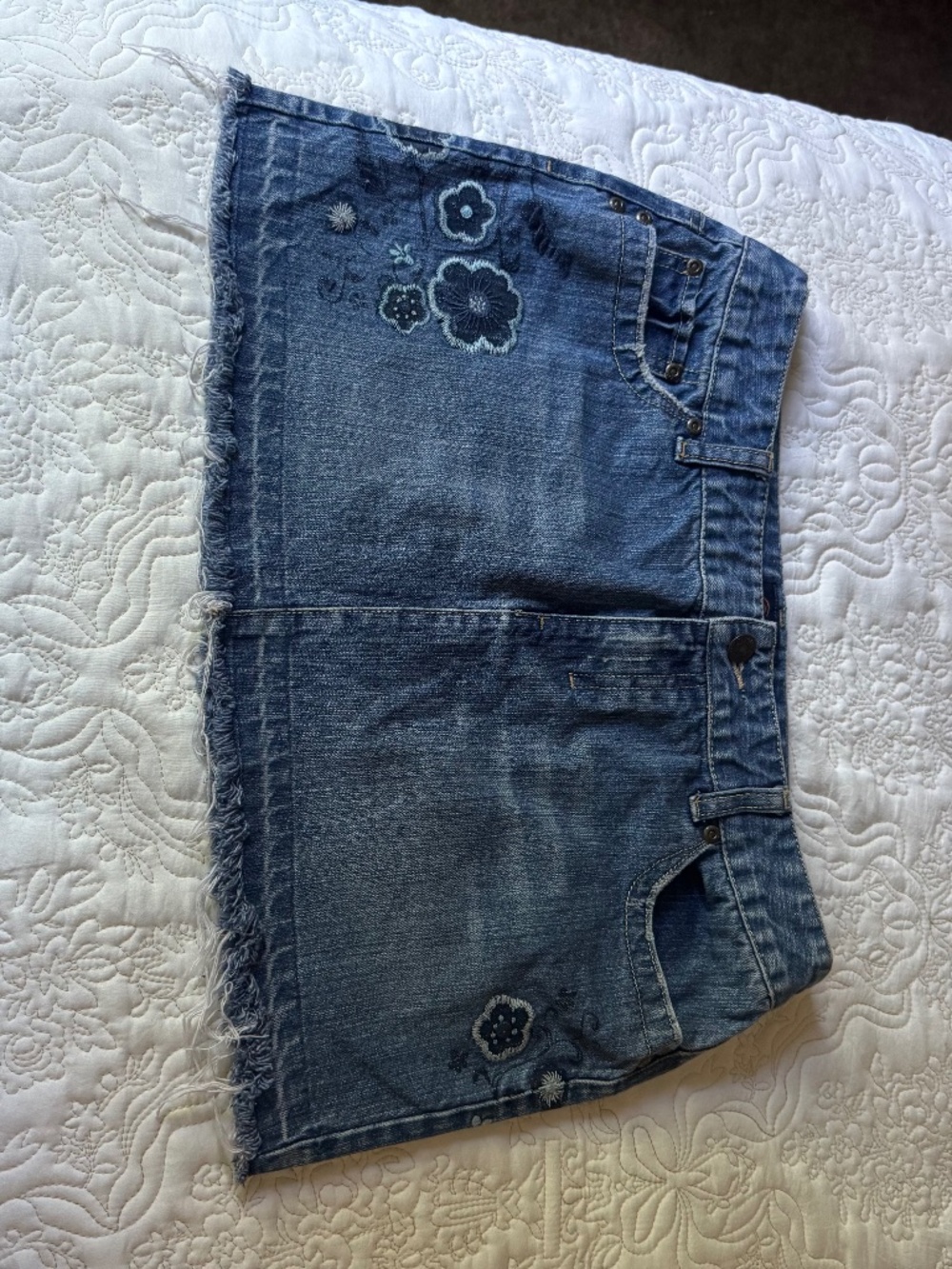 Aeropostale Low Rise Denim Mini Skirt with Embroidered Flowers Size 7/8